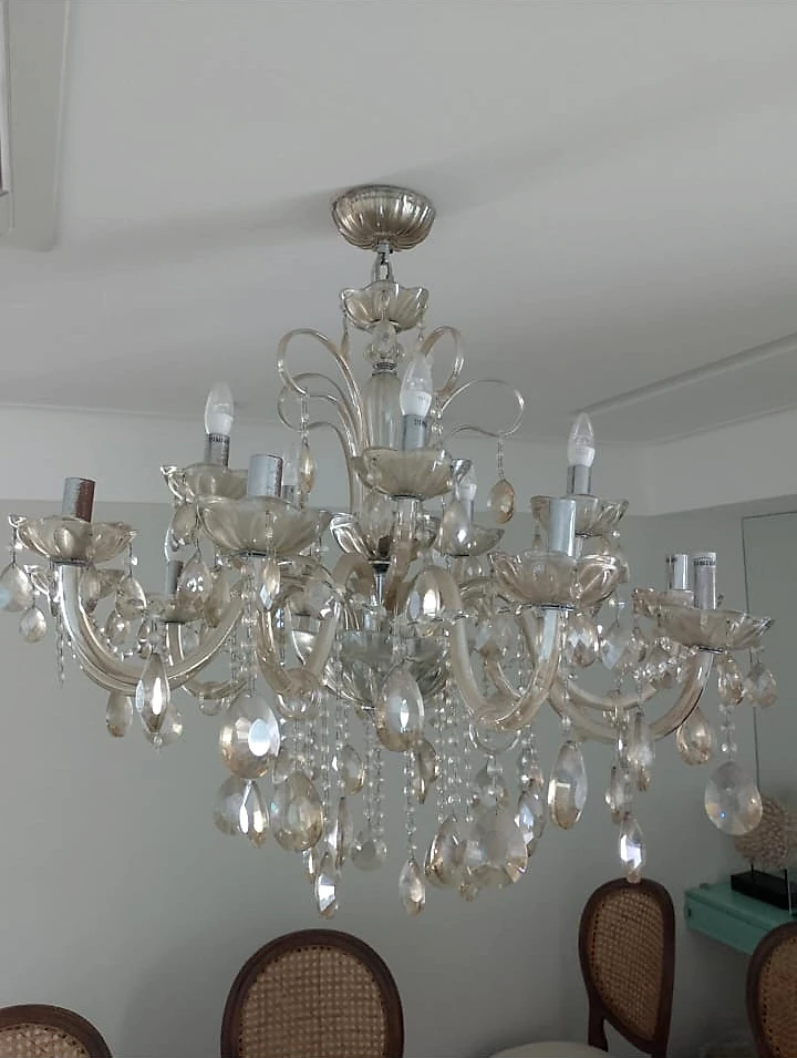 Lustre pendente de cristal antes da limpeza profunda